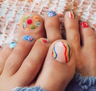 Педикюр 2025: идей модного дизайна с фото Педикюр 2025: идей модного дизайна с фото