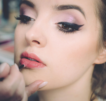 Як підібрати денний макіяж під колір очей