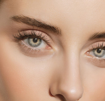 Що краще: ламінування або нарощування вій