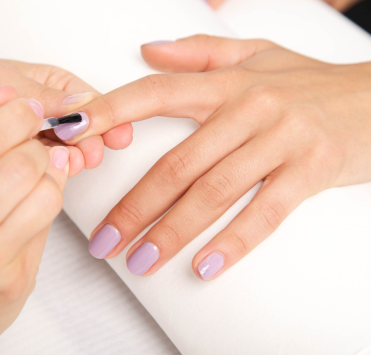 Ніжний манікюр 2025: основні тренди