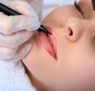 Яскравий перманентний макіяж для нареченої