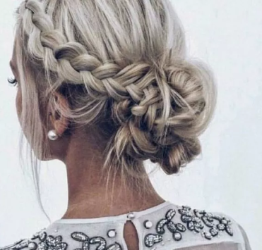 Выбираем актуальные прически на 2025 Новый год Выбираем актуальные прически на 2025 Новый год