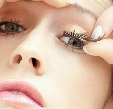 Як знімати нарощені вії