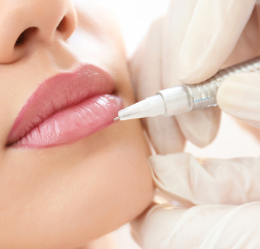 Перманентний макіяж губ: все, що потрібно знати про процедуру