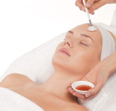 Пілінги для обличчя: різновиди та особливості впливу на шкіру